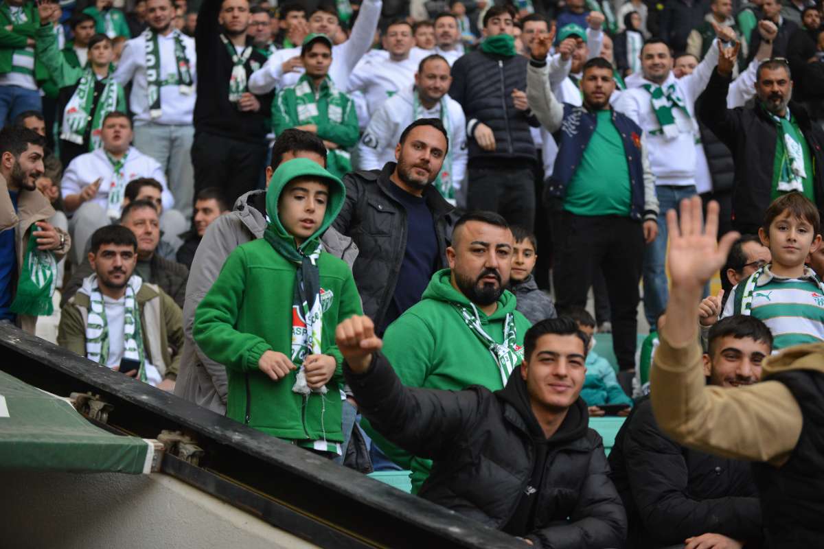 (FOTO GALERİ) Bursaspor-Anadolu Üniversitesi Taraftar Fotoğrafları