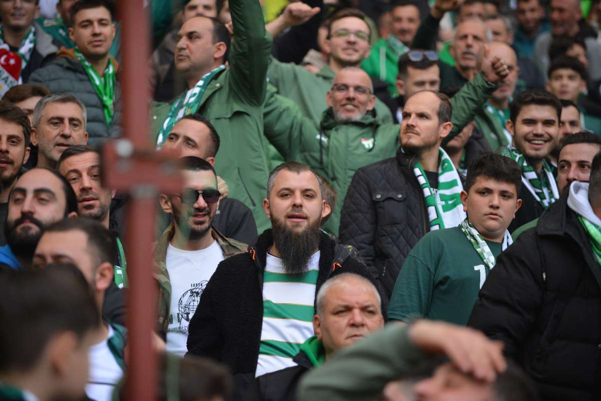 (FOTO GALERİ) Bursaspor-Anadolu Üniversitesi Taraftar Fotoğrafları