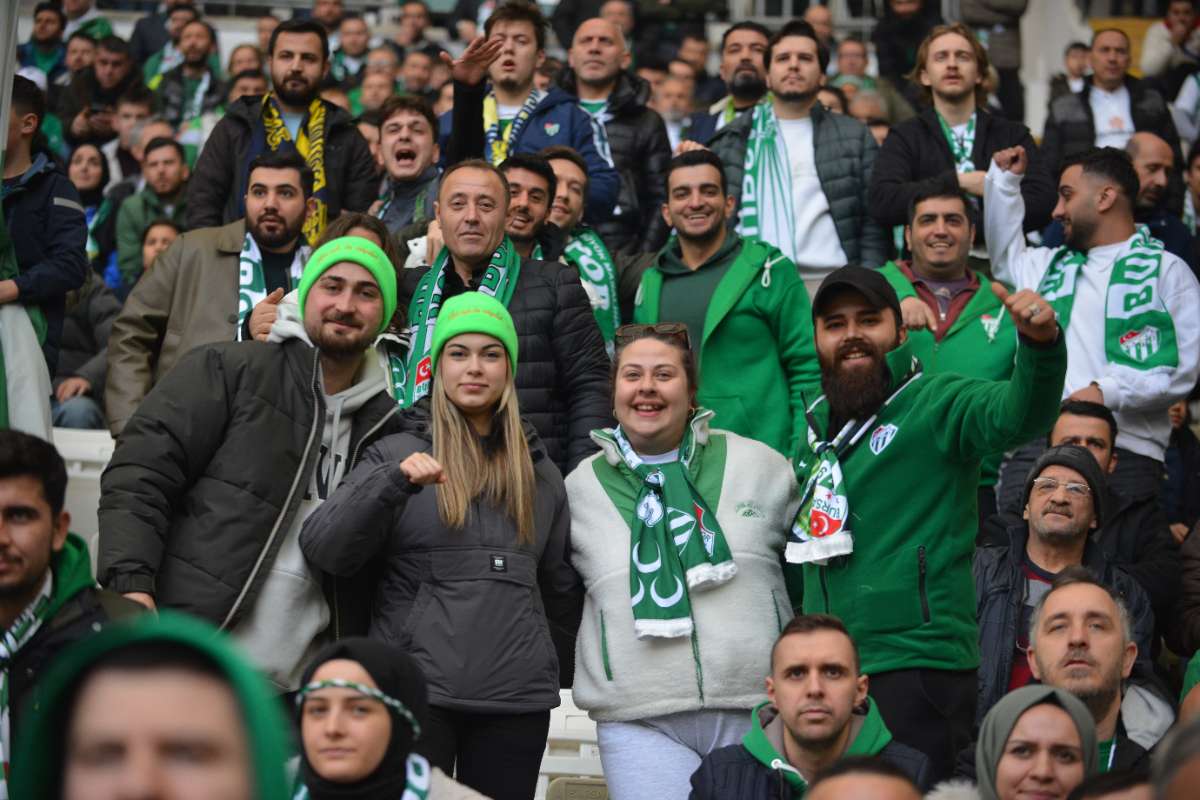 (FOTO GALERİ) Bursaspor-Anadolu Üniversitesi Taraftar Fotoğrafları