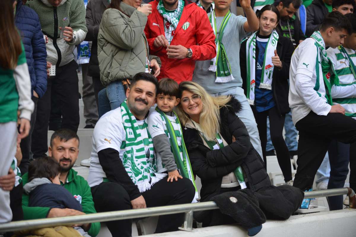 (FOTO GALERİ) Bursaspor-Anadolu Üniversitesi Taraftar Fotoğrafları