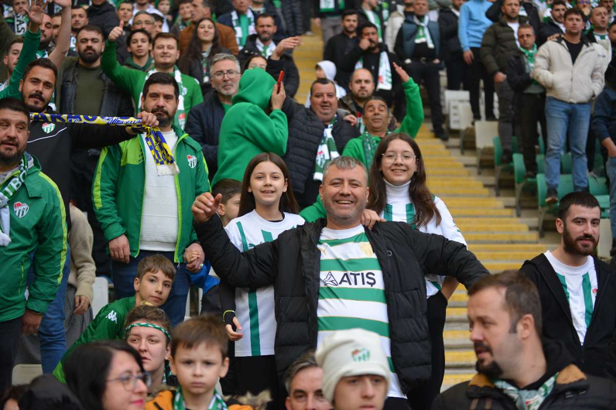 (FOTO GALERİ) Bursaspor-Anadolu Üniversitesi Taraftar Fotoğrafları