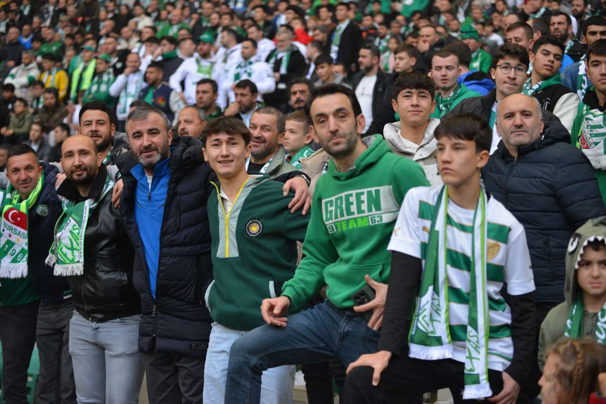 (FOTO GALERİ) Bursaspor-Anadolu Üniversitesi Taraftar Fotoğrafları