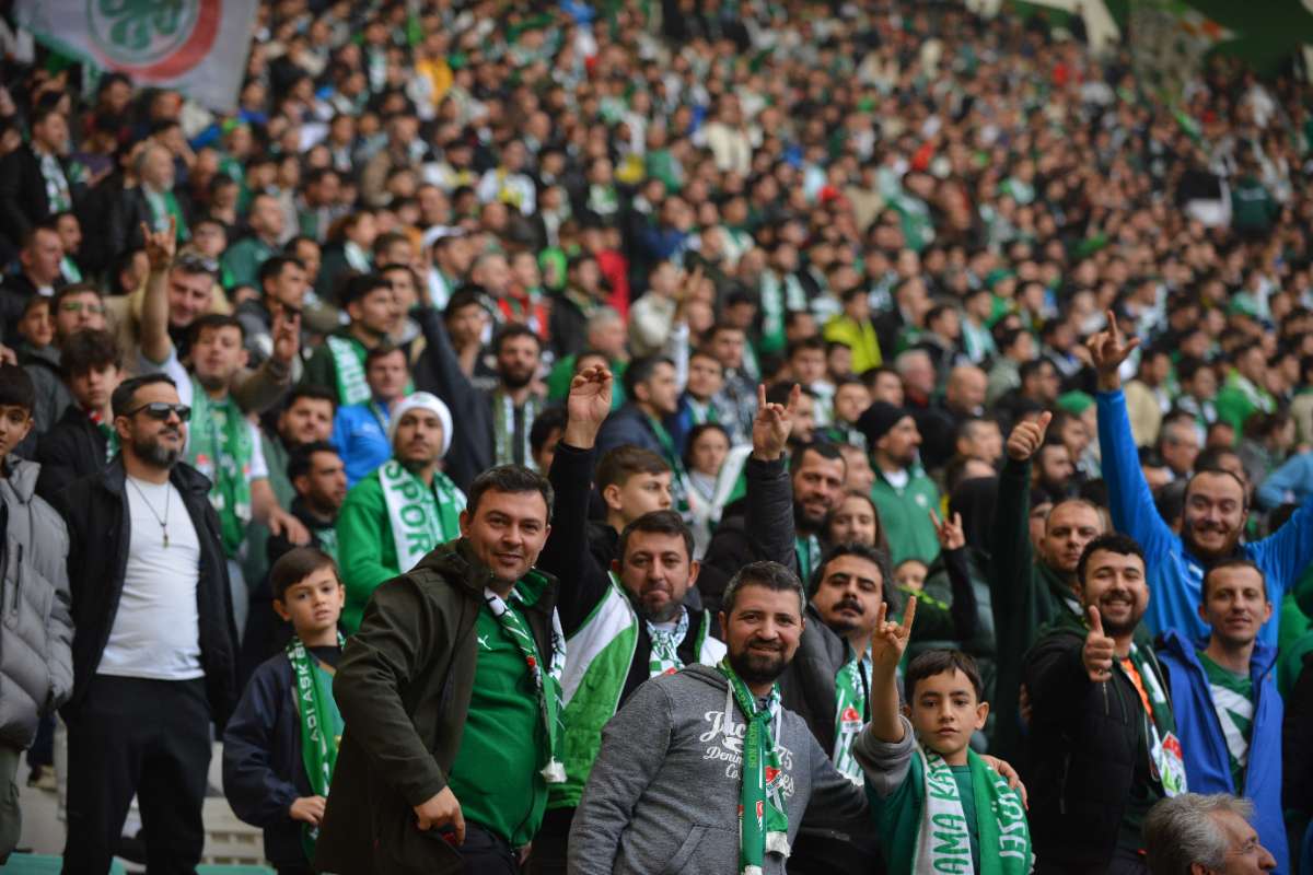 (FOTO GALERİ) Bursaspor-Anadolu Üniversitesi Taraftar Fotoğrafları