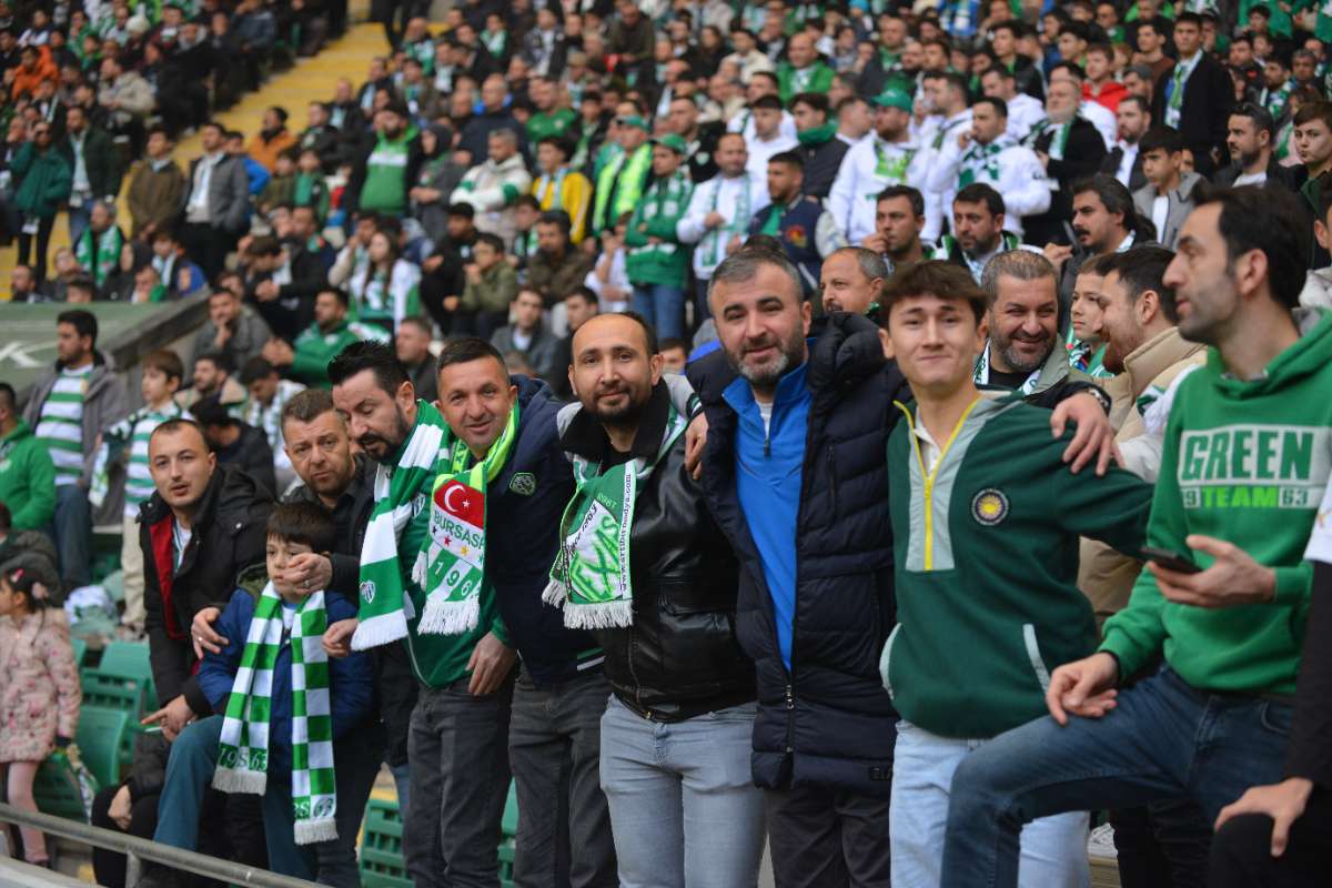 (FOTO GALERİ) Bursaspor-Anadolu Üniversitesi Taraftar Fotoğrafları