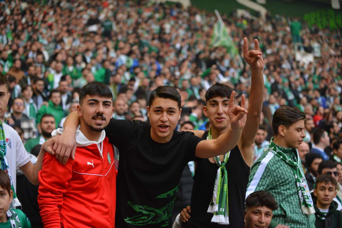 (FOTO GALERİ) Bursaspor-Anadolu Üniversitesi Taraftar Fotoğrafları