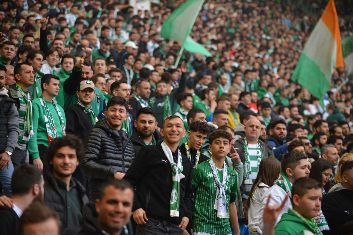 (FOTO GALERİ) Bursaspor-Anadolu Üniversitesi Taraftar Fotoğrafları