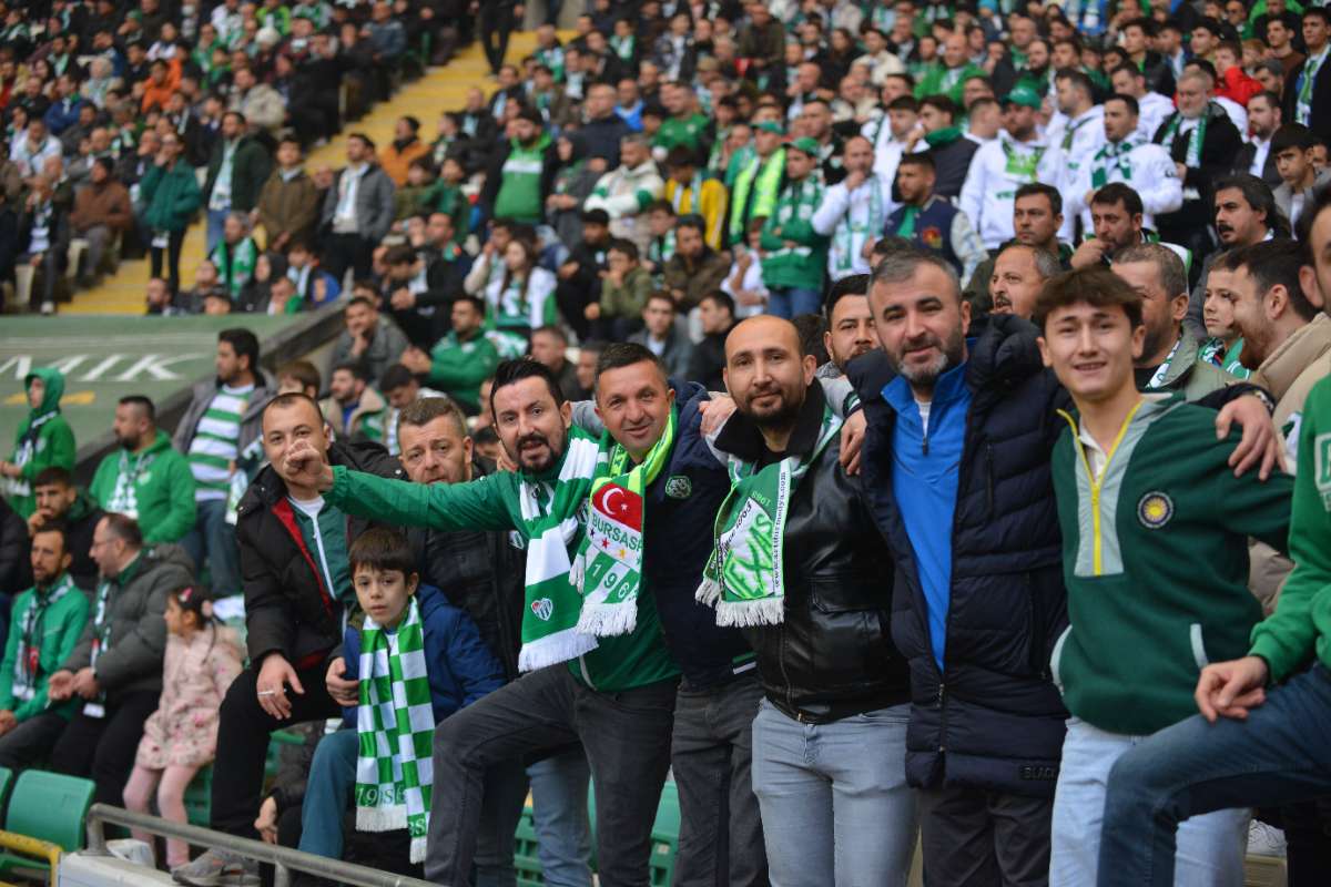 (FOTO GALERİ) Bursaspor-Anadolu Üniversitesi Taraftar Fotoğrafları