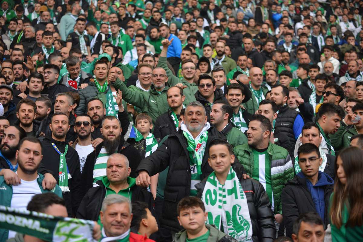 (FOTO GALERİ) Bursaspor-Anadolu Üniversitesi Taraftar Fotoğrafları