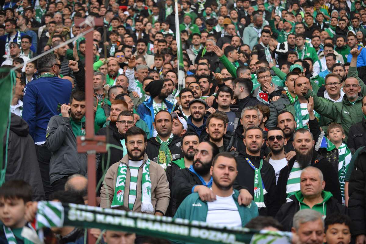 (FOTO GALERİ) Bursaspor-Anadolu Üniversitesi Taraftar Fotoğrafları