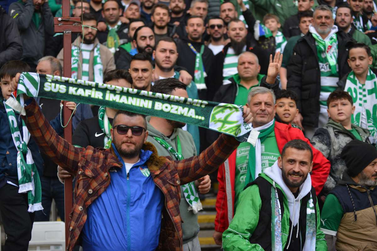 (FOTO GALERİ) Bursaspor-Anadolu Üniversitesi Taraftar Fotoğrafları