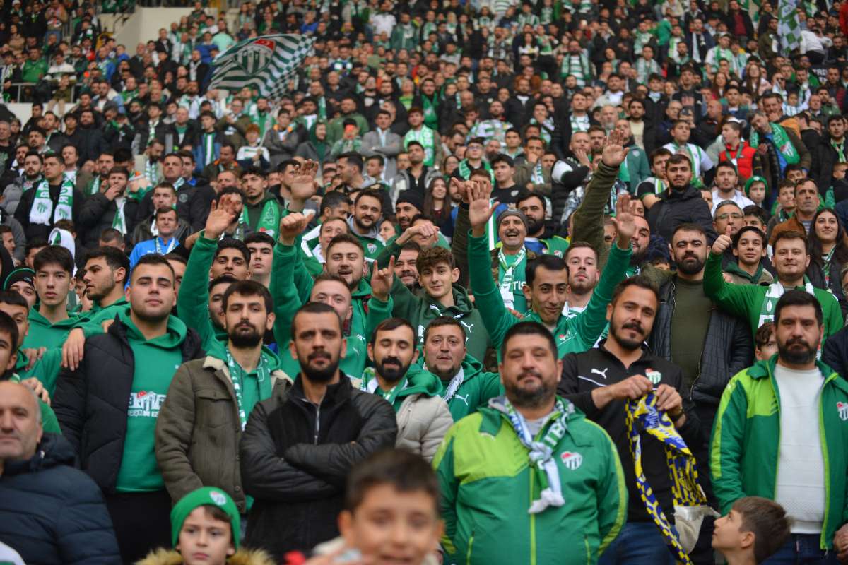 (FOTO GALERİ) Bursaspor-Anadolu Üniversitesi Taraftar Fotoğrafları