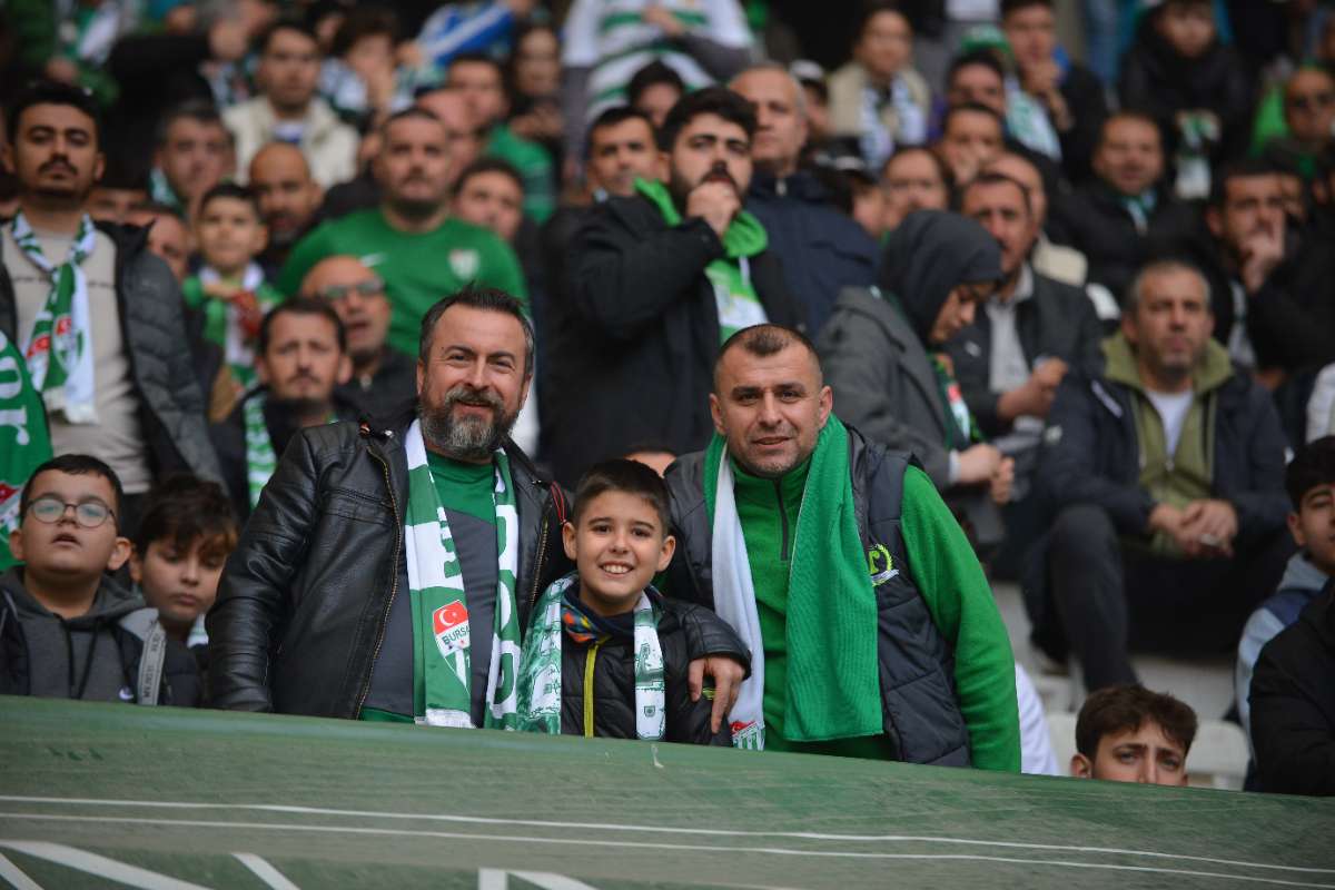 (FOTO GALERİ) Bursaspor-Anadolu Üniversitesi Taraftar Fotoğrafları