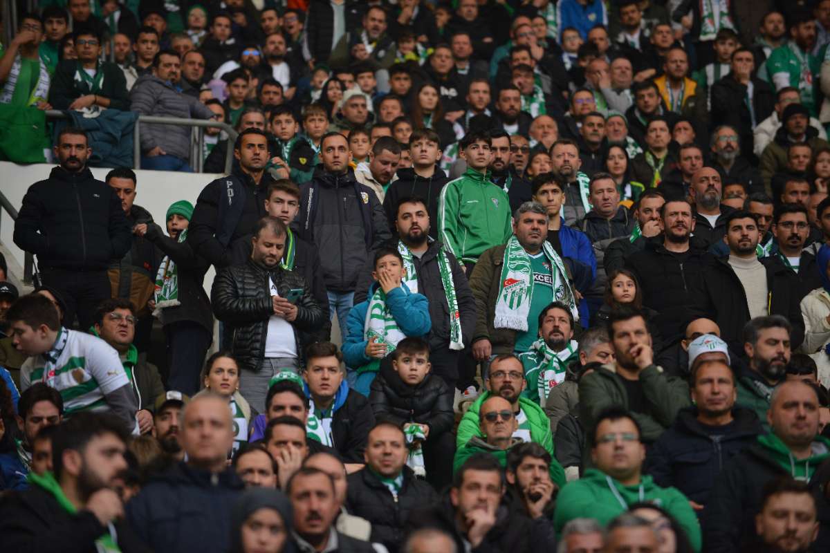 (FOTO GALERİ) Bursaspor-Anadolu Üniversitesi Taraftar Fotoğrafları