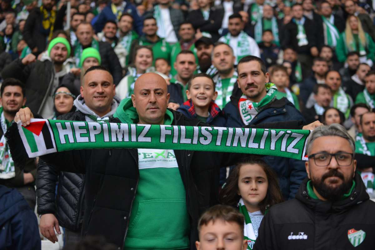 (FOTO GALERİ) Bursaspor-Anadolu Üniversitesi Taraftar Fotoğrafları