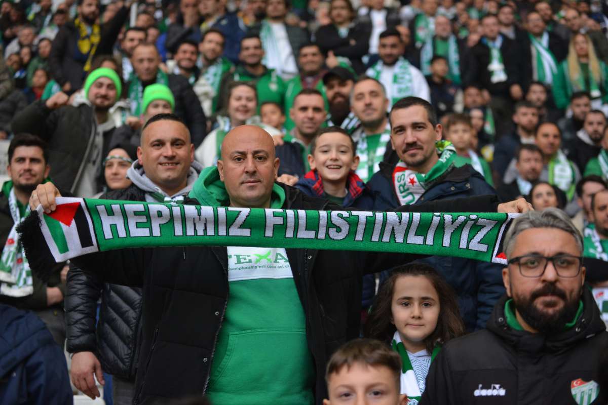 (FOTO GALERİ) Bursaspor-Anadolu Üniversitesi Taraftar Fotoğrafları