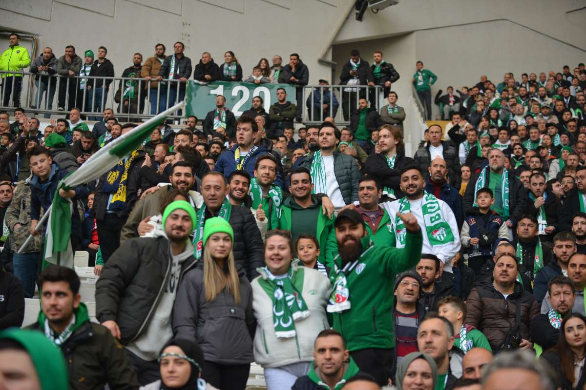 (FOTO GALERİ) Bursaspor-Anadolu Üniversitesi Taraftar Fotoğrafları