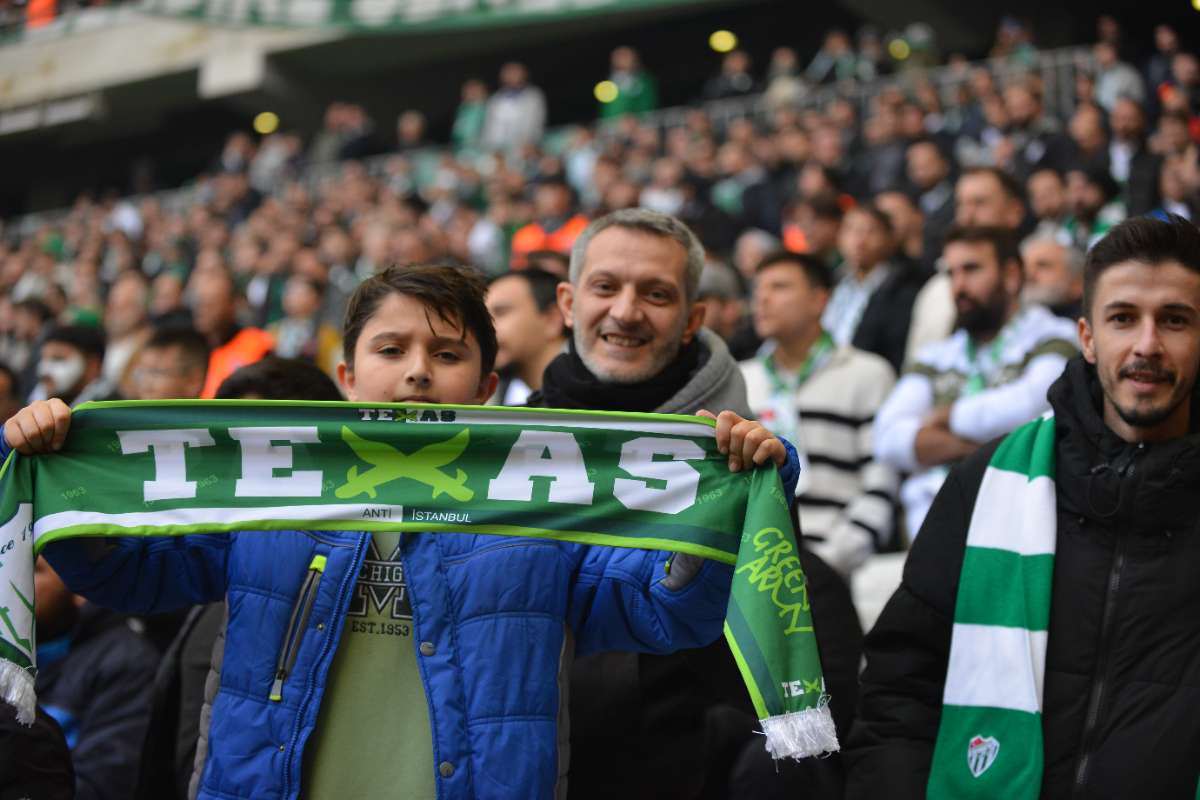 (FOTO GALERİ) Bursaspor-Anadolu Üniversitesi Taraftar Fotoğrafları