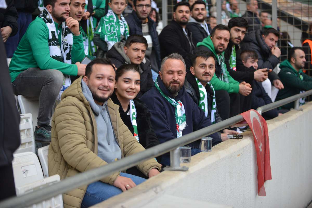 (FOTO GALERİ) Bursaspor-Anadolu Üniversitesi Taraftar Fotoğrafları