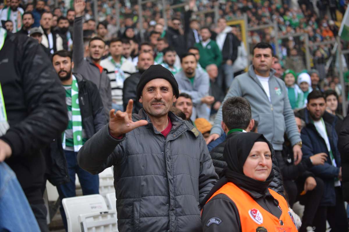 (FOTO GALERİ) Bursaspor-Anadolu Üniversitesi Taraftar Fotoğrafları