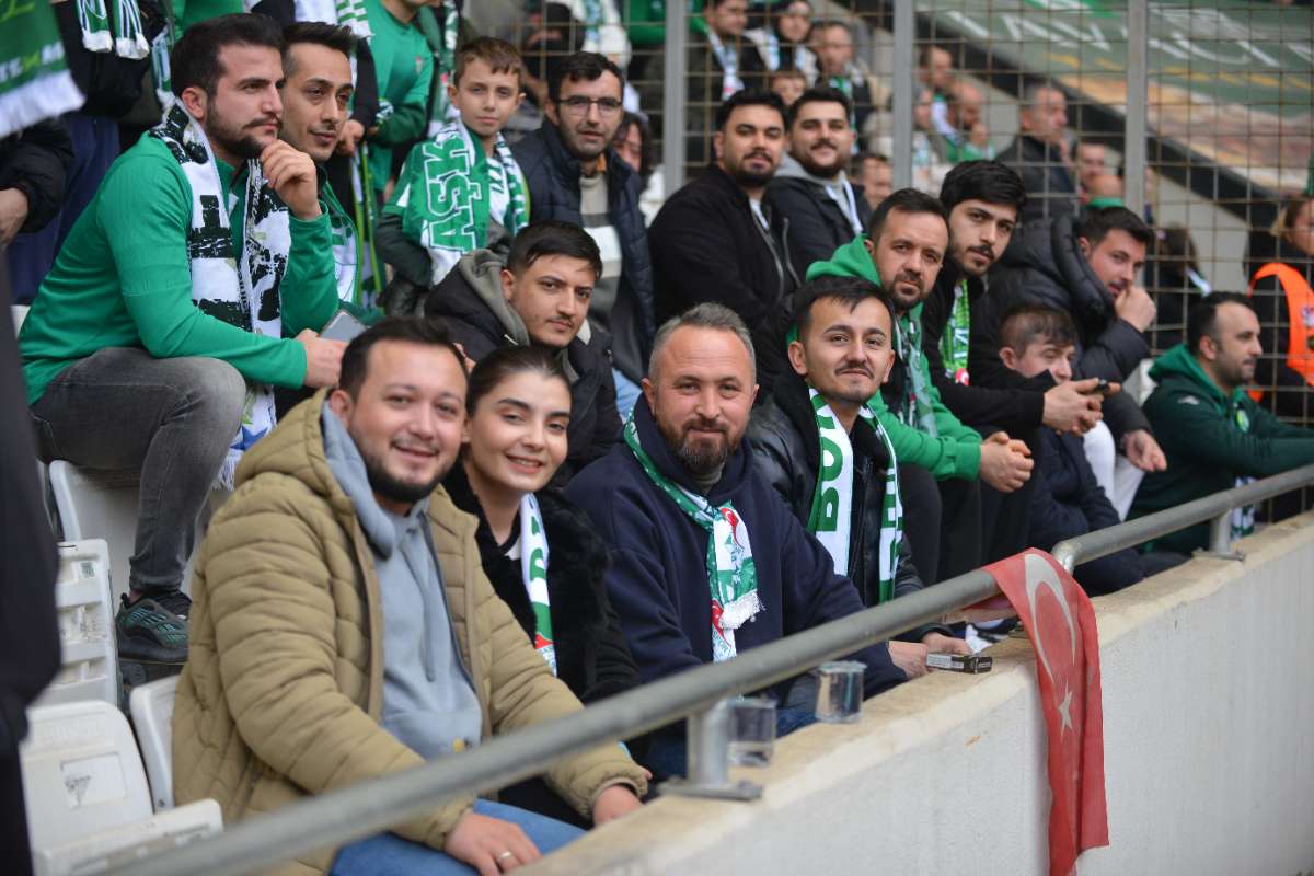 (FOTO GALERİ) Bursaspor-Anadolu Üniversitesi Taraftar Fotoğrafları