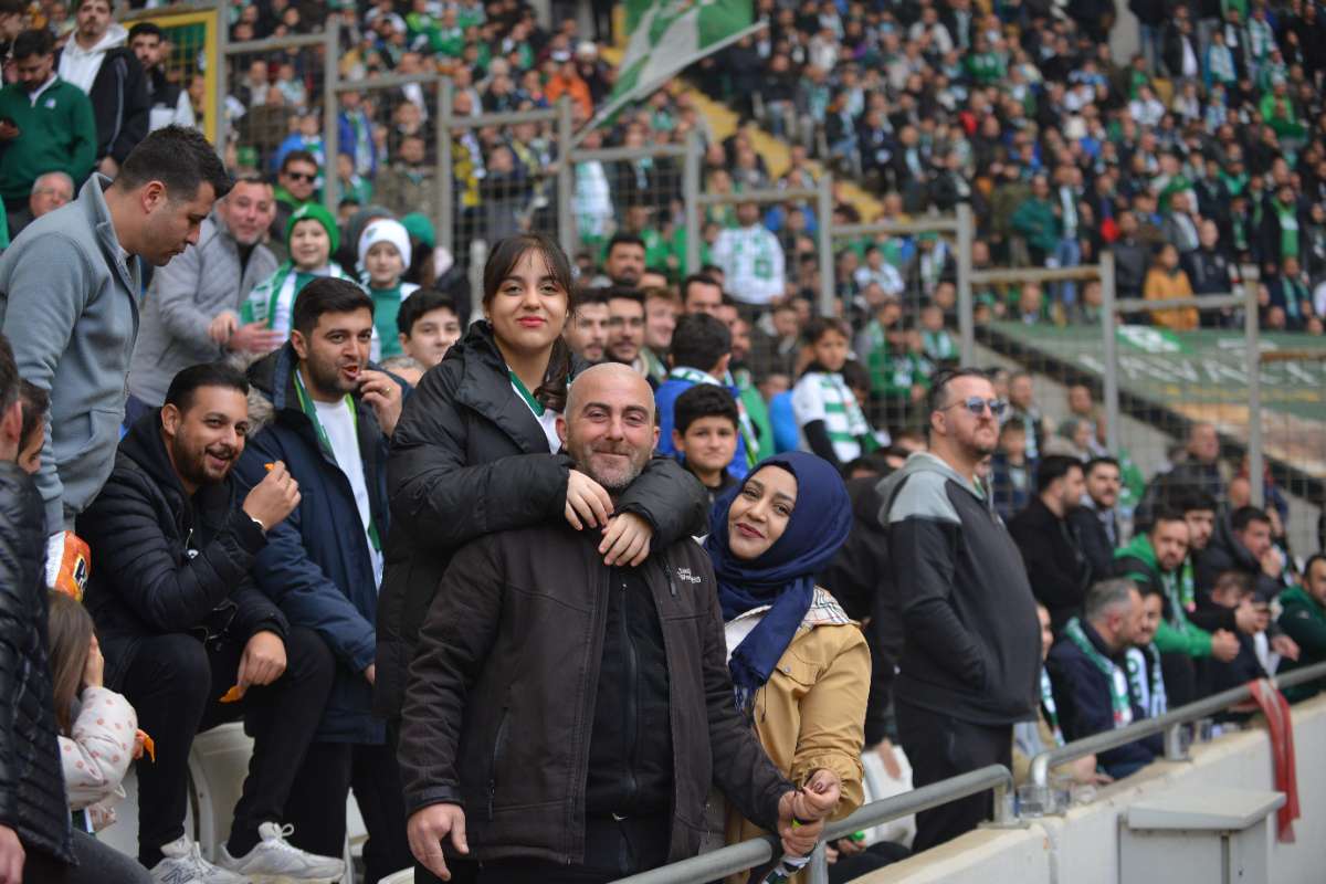 (FOTO GALERİ) Bursaspor-Anadolu Üniversitesi Taraftar Fotoğrafları