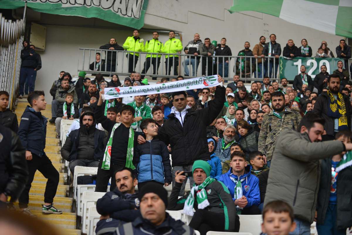 (FOTO GALERİ) Bursaspor-Anadolu Üniversitesi Taraftar Fotoğrafları