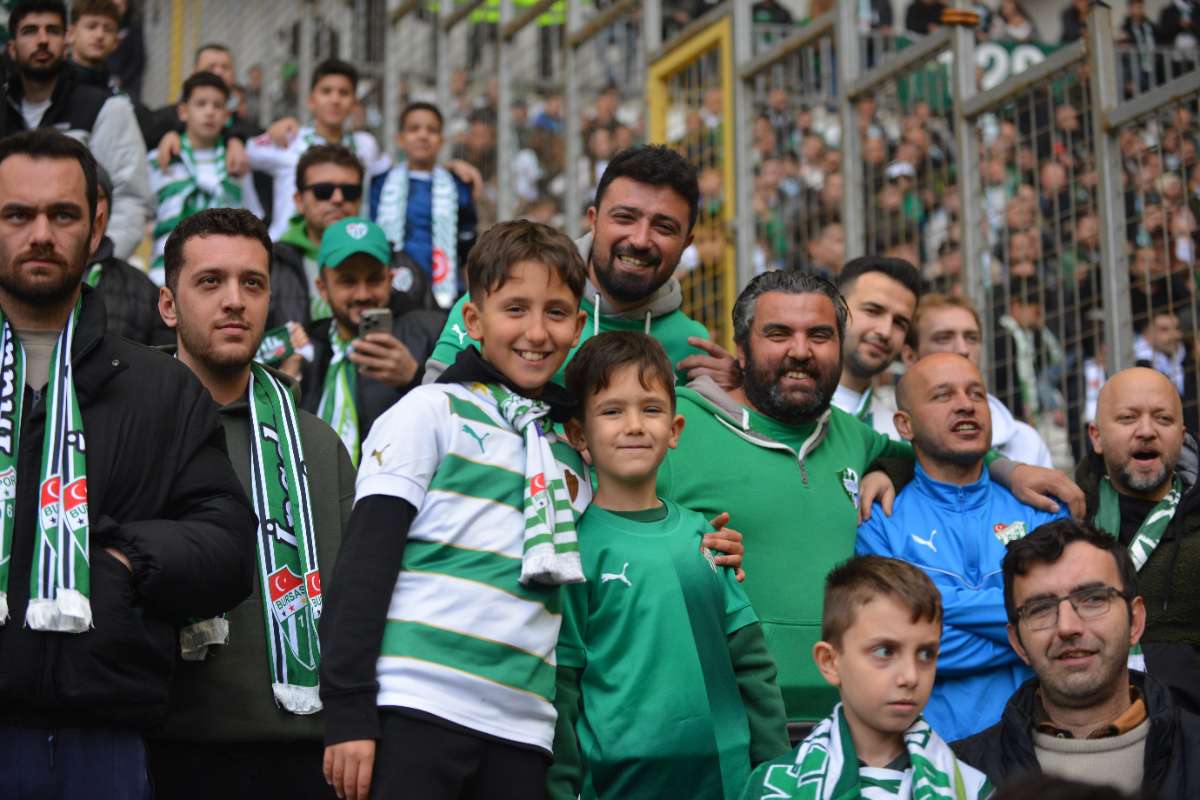 (FOTO GALERİ) Bursaspor-Anadolu Üniversitesi Taraftar Fotoğrafları