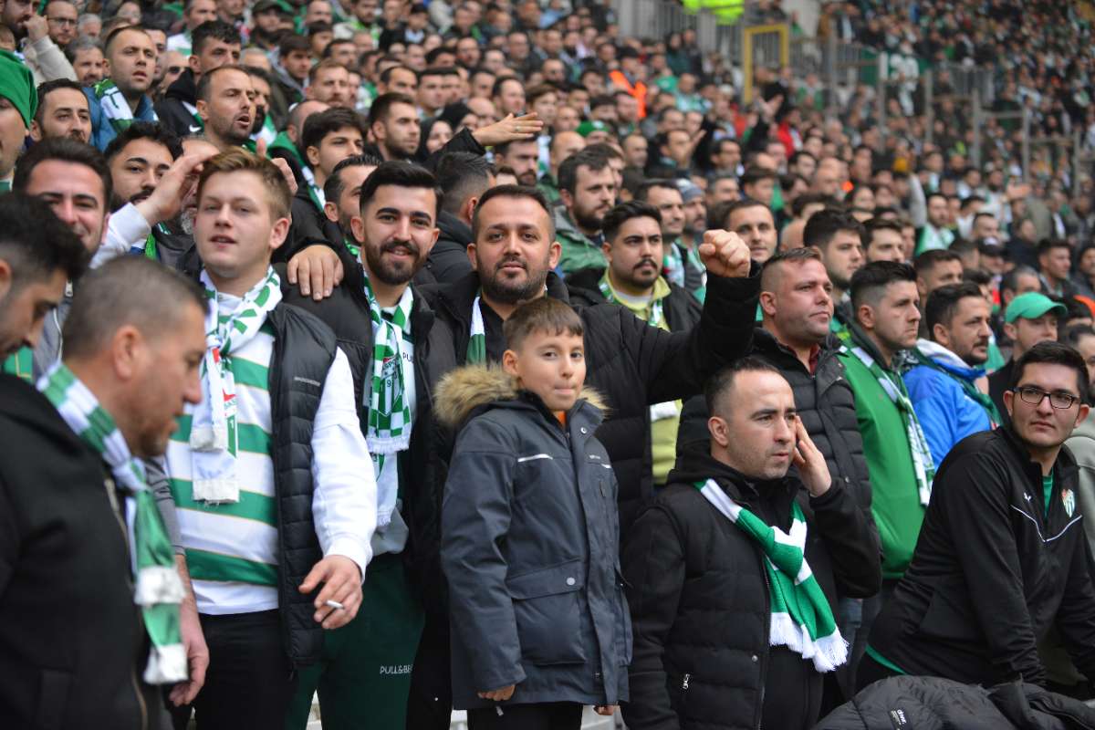 (FOTO GALERİ) Bursaspor-Anadolu Üniversitesi Taraftar Fotoğrafları