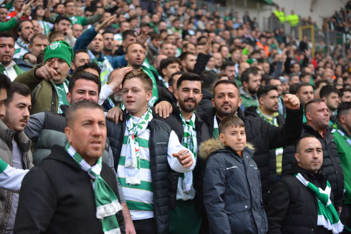 (FOTO GALERİ) Bursaspor-Anadolu Üniversitesi Taraftar Fotoğrafları