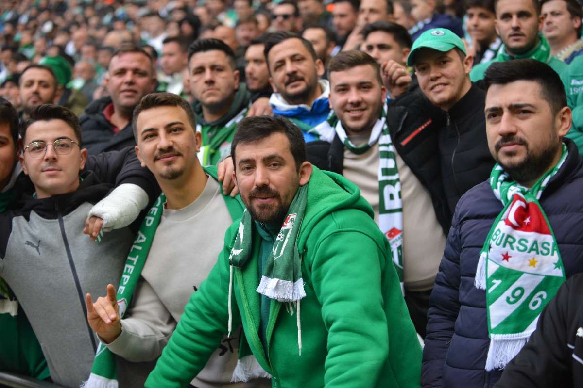(FOTO GALERİ) Bursaspor-Anadolu Üniversitesi Taraftar Fotoğrafları