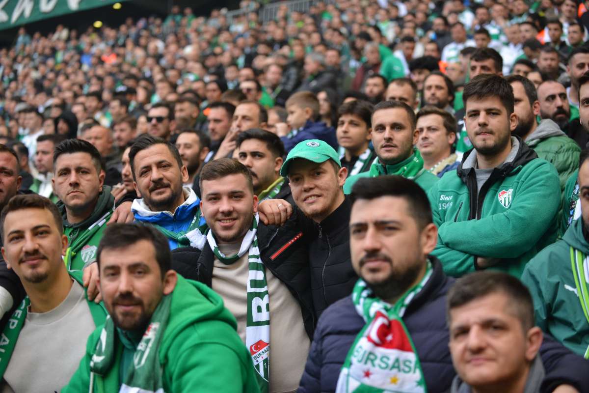 (FOTO GALERİ) Bursaspor-Anadolu Üniversitesi Taraftar Fotoğrafları