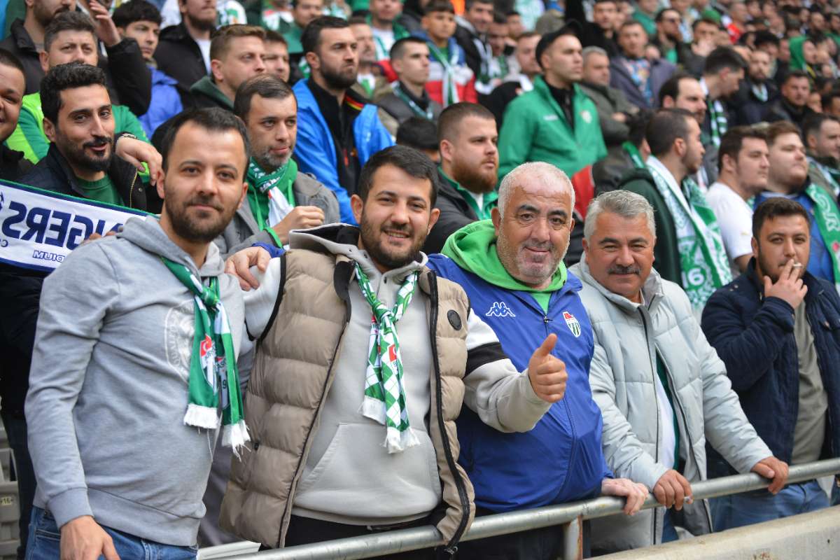 (FOTO GALERİ) Bursaspor-Anadolu Üniversitesi Taraftar Fotoğrafları