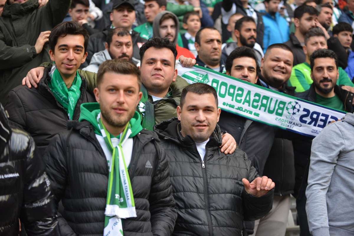(FOTO GALERİ) Bursaspor-Anadolu Üniversitesi Taraftar Fotoğrafları