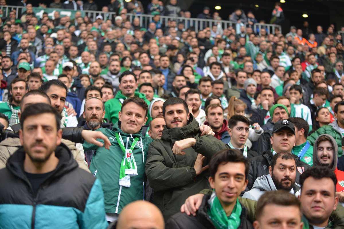 (FOTO GALERİ) Bursaspor-Anadolu Üniversitesi Taraftar Fotoğrafları