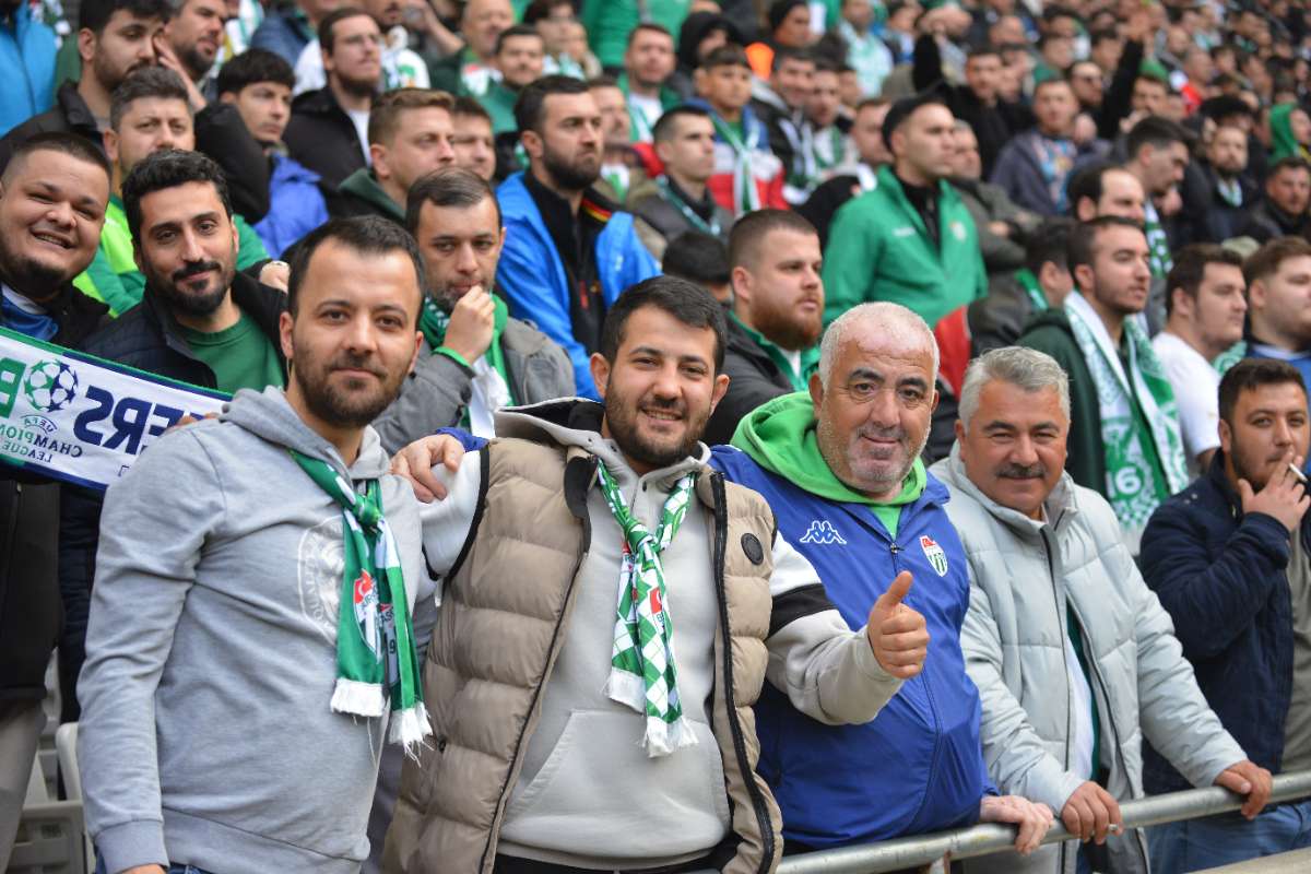 (FOTO GALERİ) Bursaspor-Anadolu Üniversitesi Taraftar Fotoğrafları