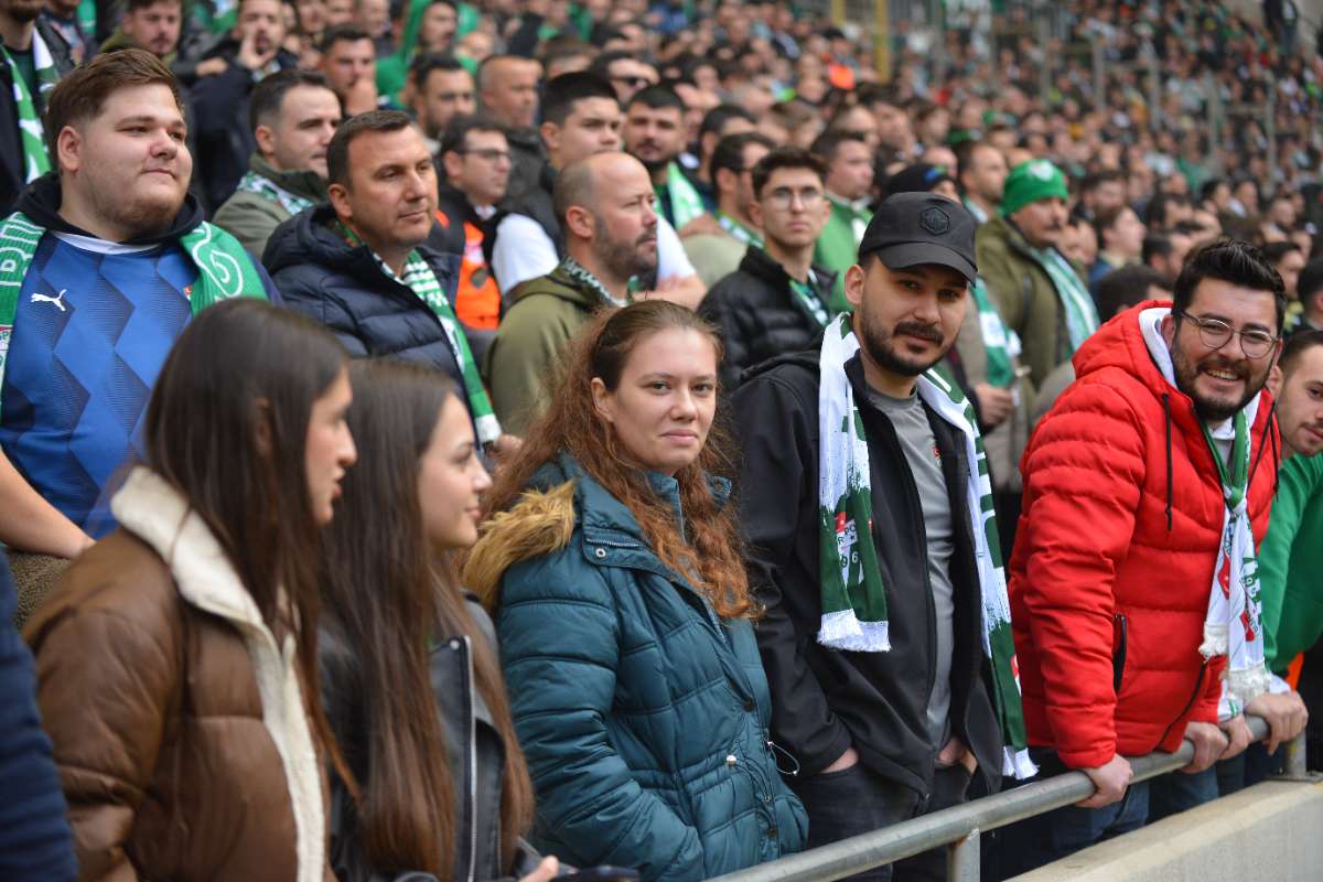 (FOTO GALERİ) Bursaspor-Anadolu Üniversitesi Taraftar Fotoğrafları