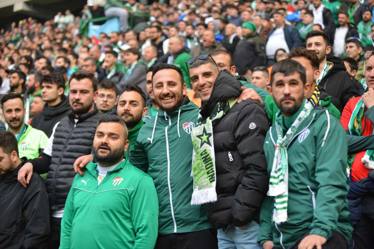(FOTO GALERİ) Bursaspor-Anadolu Üniversitesi Taraftar Fotoğrafları