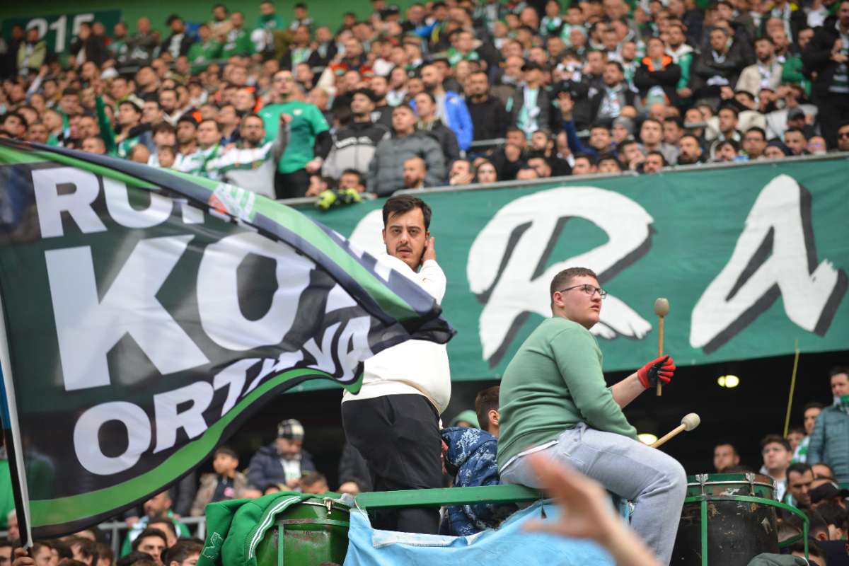 (FOTO GALERİ) Bursaspor-Anadolu Üniversitesi Taraftar Fotoğrafları