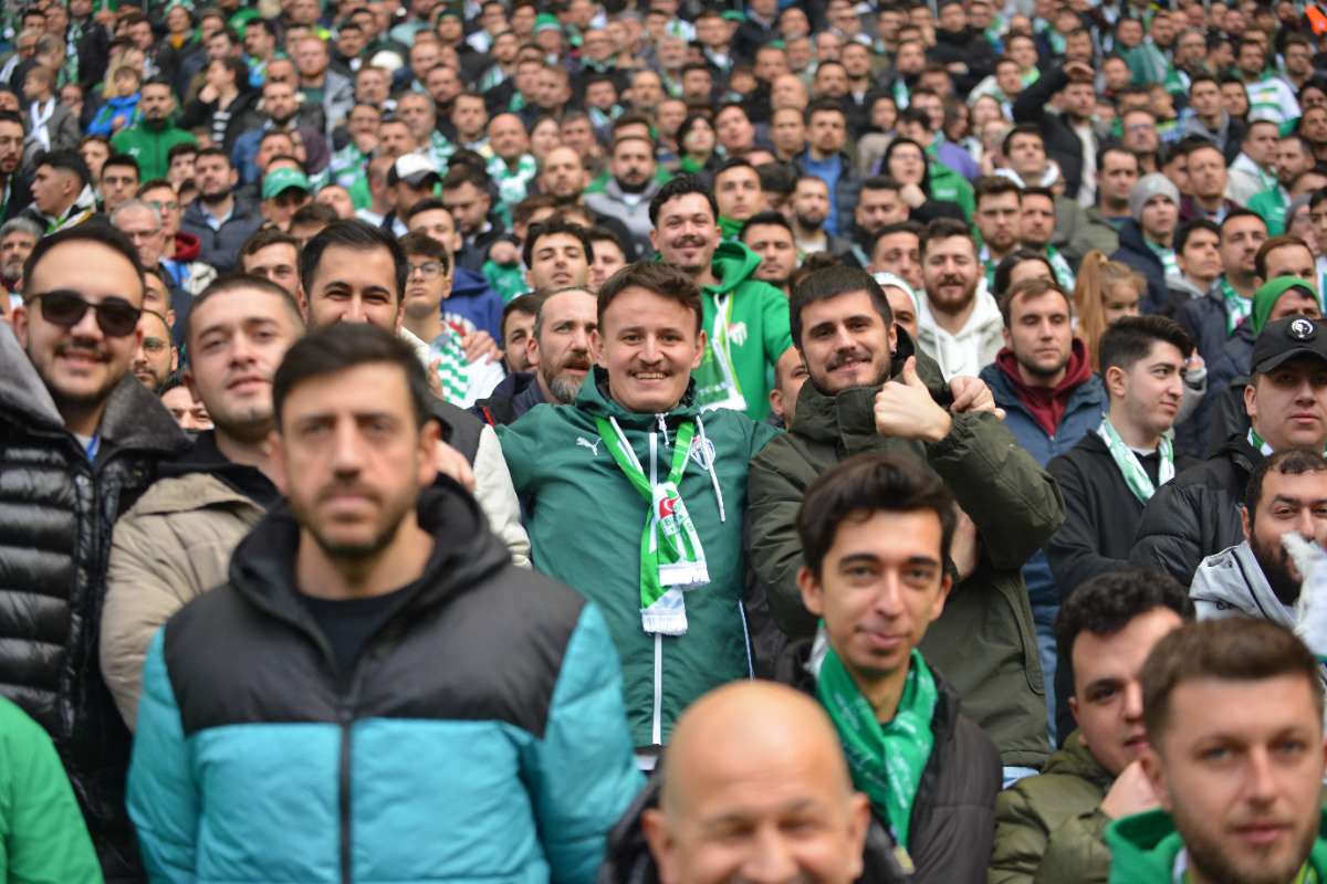 (FOTO GALERİ) Bursaspor-Anadolu Üniversitesi Taraftar Fotoğrafları