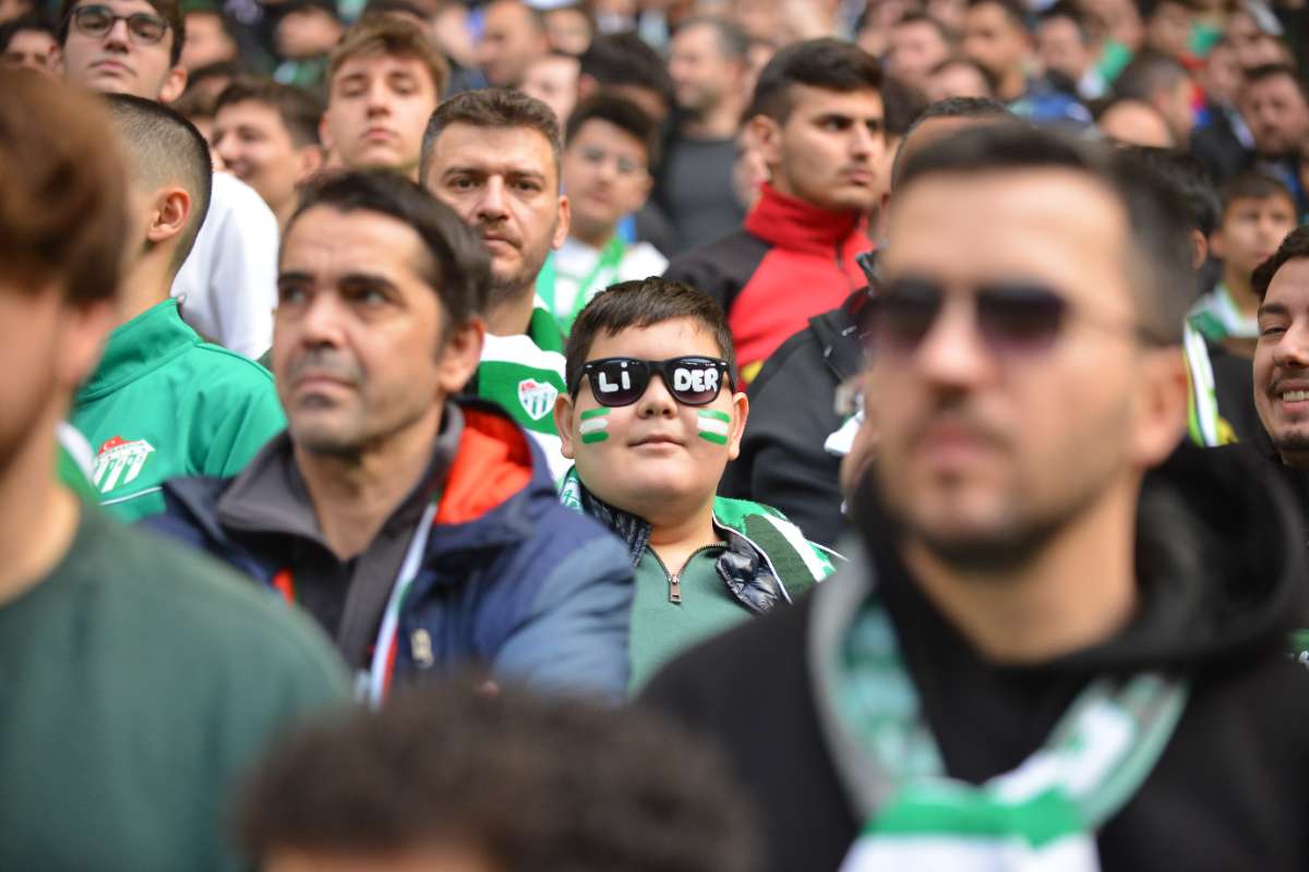 (FOTO GALERİ) Bursaspor-Anadolu Üniversitesi Taraftar Fotoğrafları