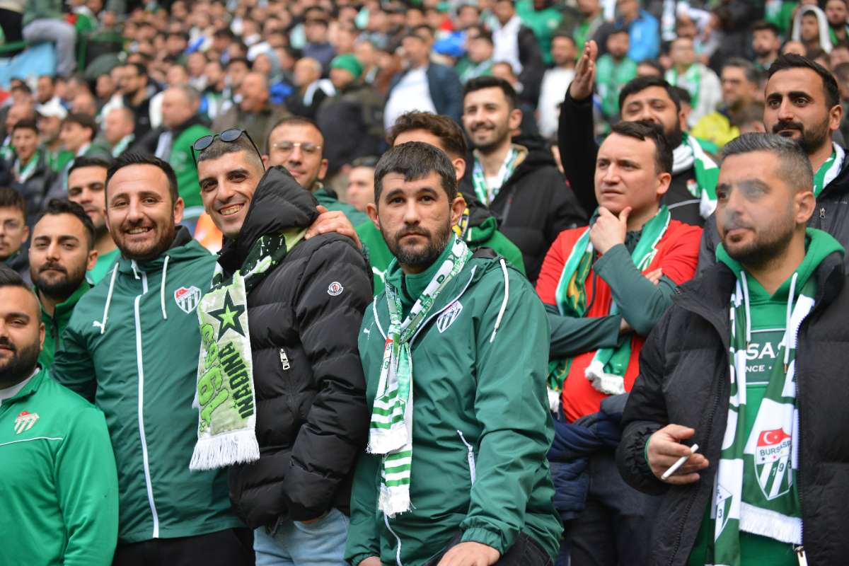 (FOTO GALERİ) Bursaspor-Anadolu Üniversitesi Taraftar Fotoğrafları