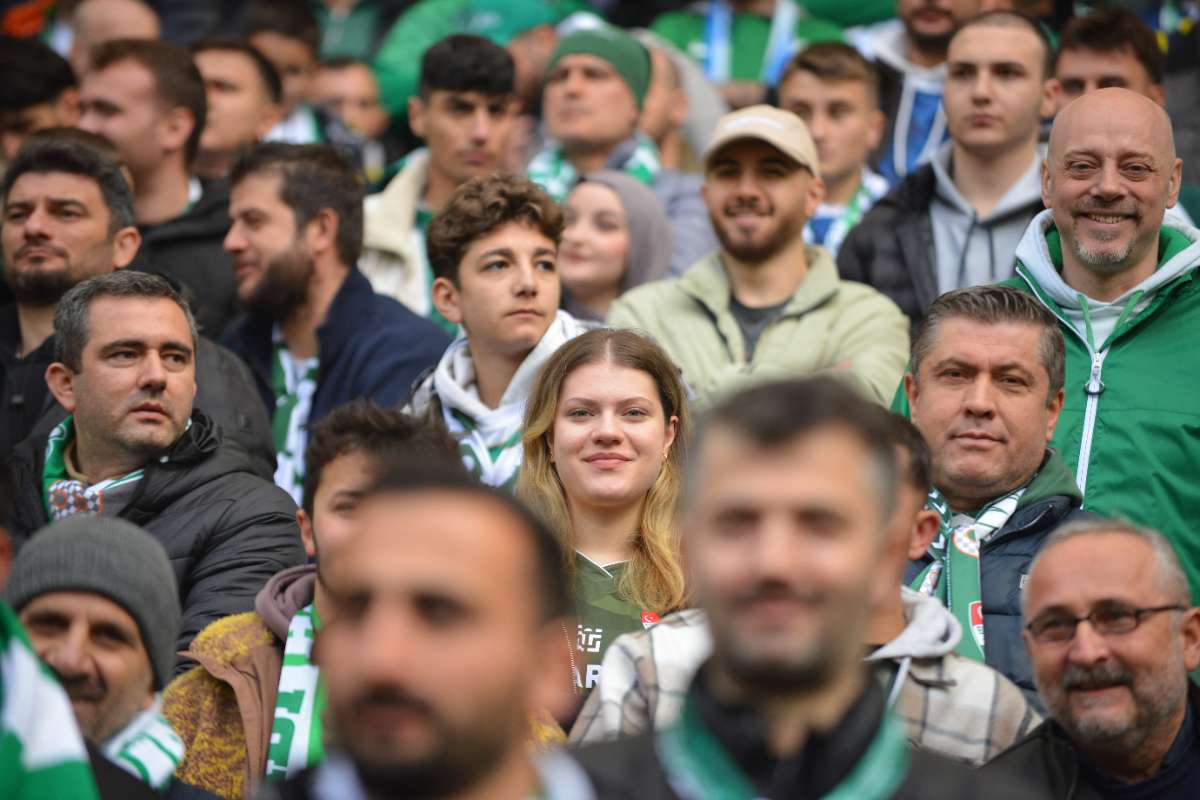 (FOTO GALERİ) Bursaspor-Anadolu Üniversitesi Taraftar Fotoğrafları