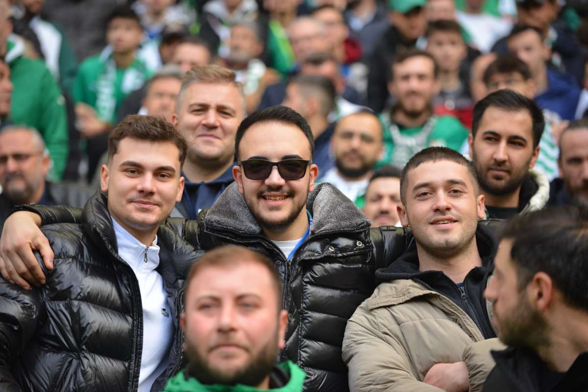 (FOTO GALERİ) Bursaspor-Anadolu Üniversitesi Taraftar Fotoğrafları