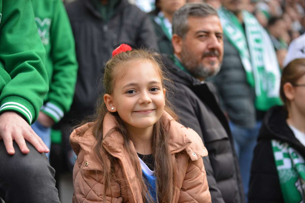 (FOTO GALERİ) Bursaspor-Anadolu Üniversitesi Taraftar Fotoğrafları