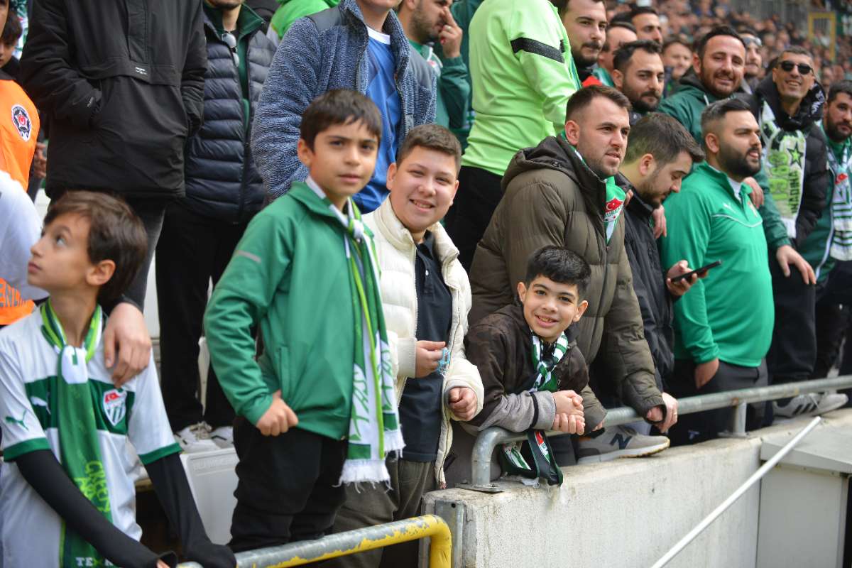 (FOTO GALERİ) Bursaspor-Anadolu Üniversitesi Taraftar Fotoğrafları