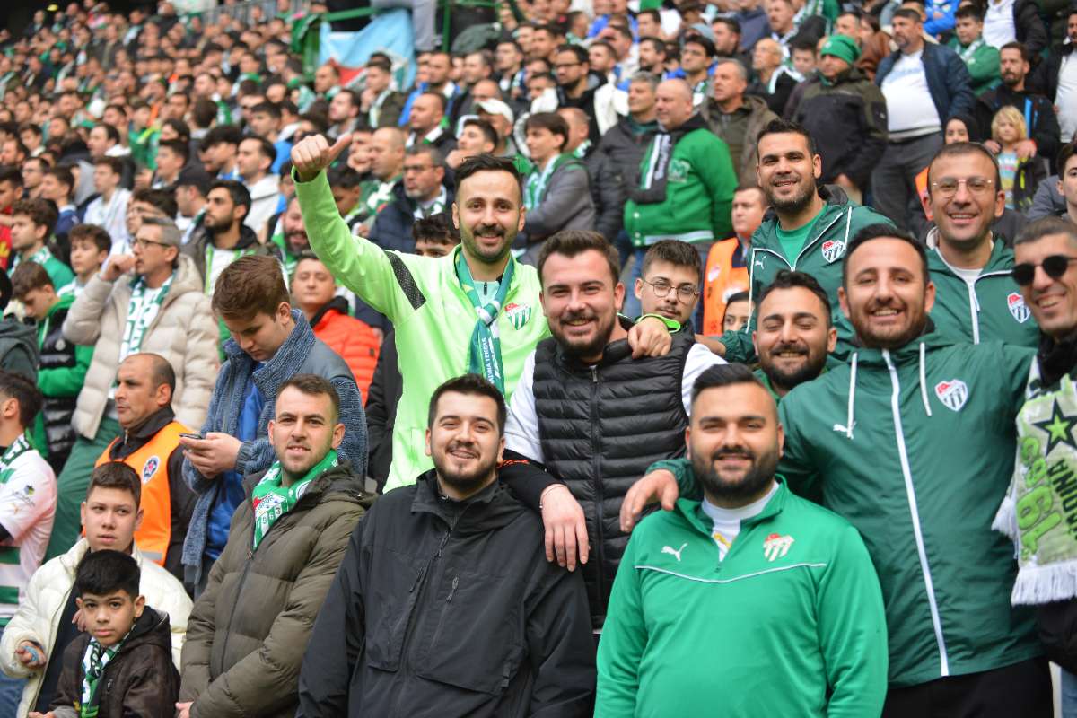 (FOTO GALERİ) Bursaspor-Anadolu Üniversitesi Taraftar Fotoğrafları