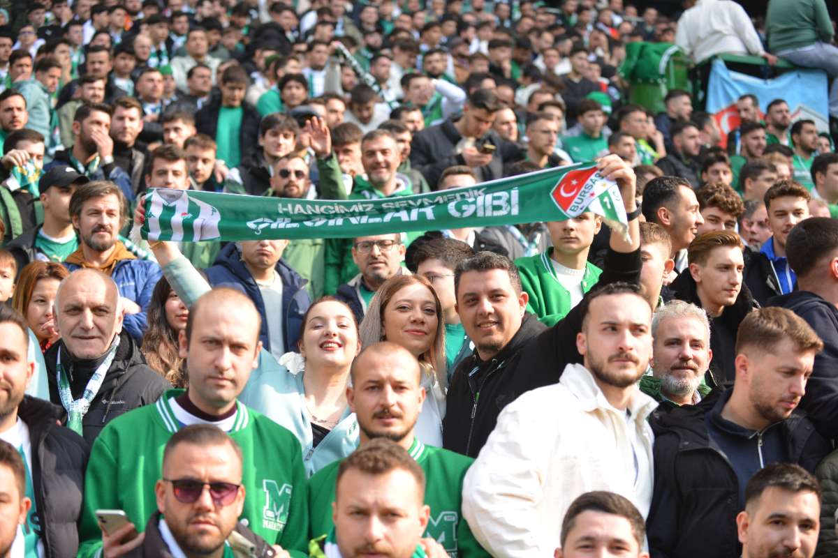 (FOTO GALERİ) Bursaspor-Anadolu Üniversitesi Taraftar Fotoğrafları