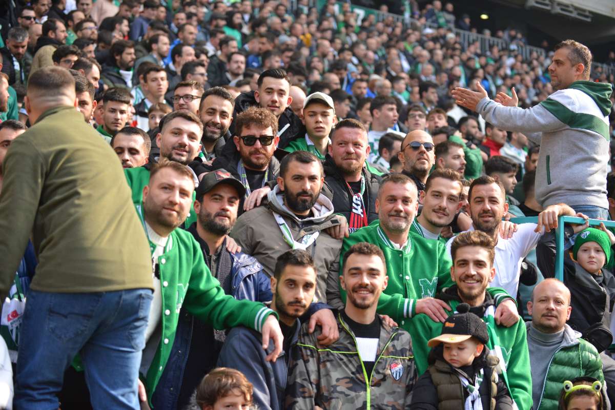 (FOTO GALERİ) Bursaspor-Anadolu Üniversitesi Taraftar Fotoğrafları