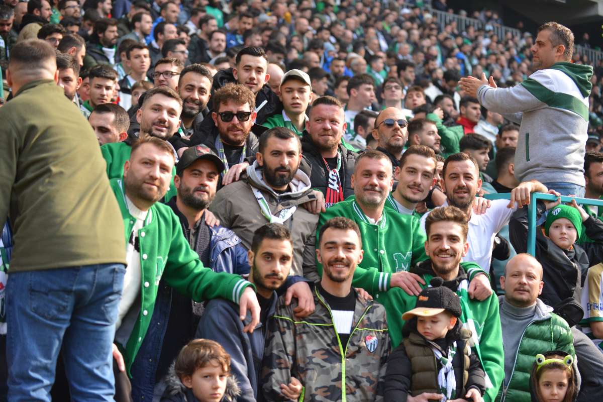 (FOTO GALERİ) Bursaspor-Anadolu Üniversitesi Taraftar Fotoğrafları