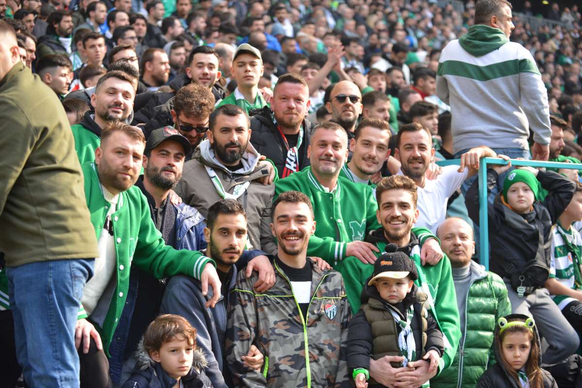 (FOTO GALERİ) Bursaspor-Anadolu Üniversitesi Taraftar Fotoğrafları
